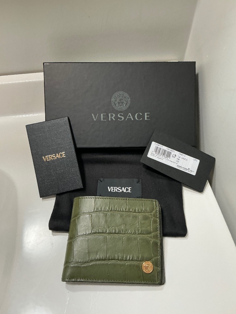 Versace Green Croc-Embossed Leather Bi-Fold Wallet with Gold Medusa Emblem